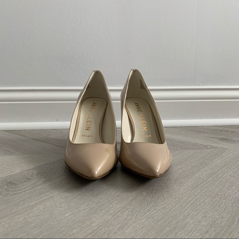 NIB Anne Klein Nude Pumps Size 8